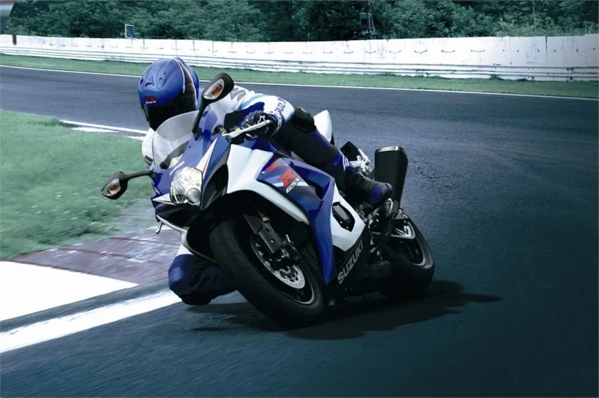 Suzuki GSX R 1000 K7 (1)