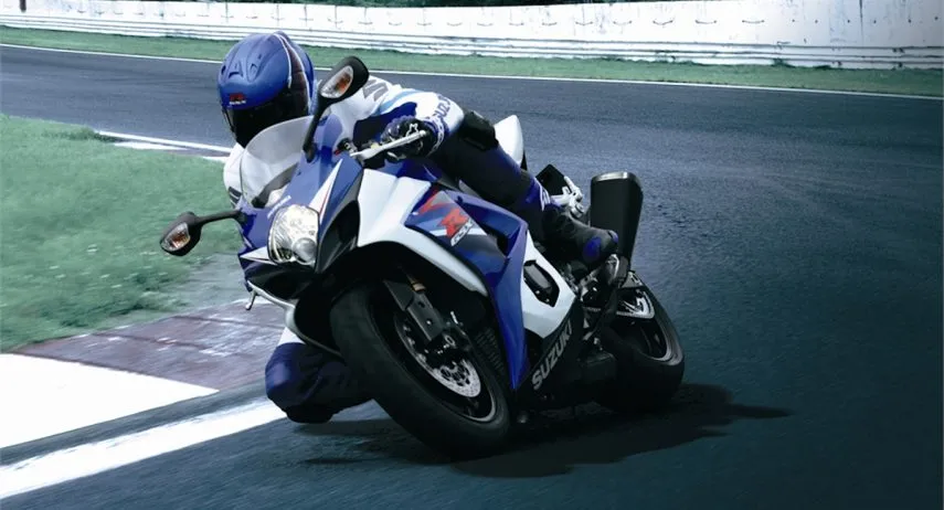 Suzuki GSX R 1000 K7 (1)