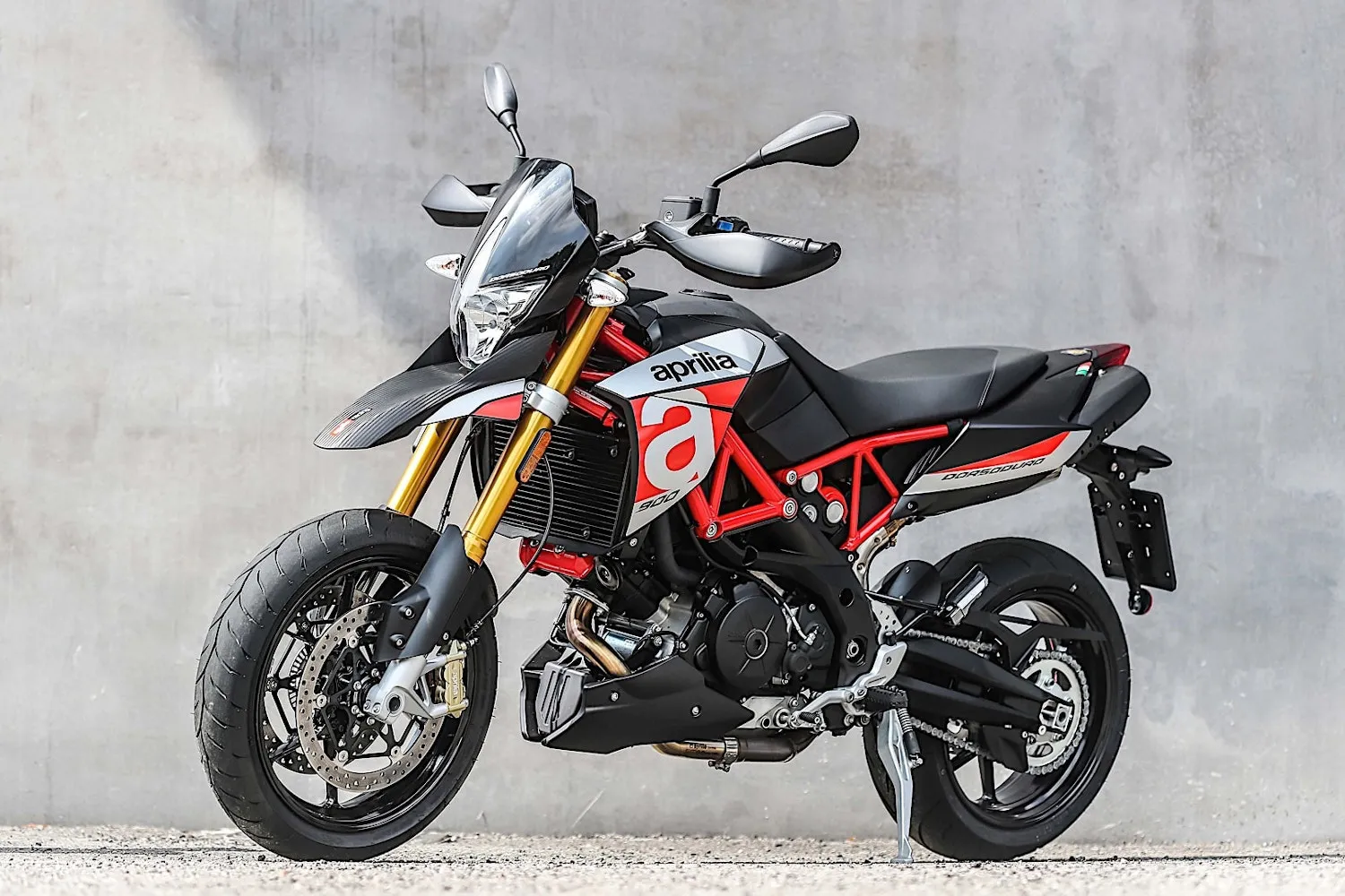 Moto del día: Aprilia Dordosuro 900