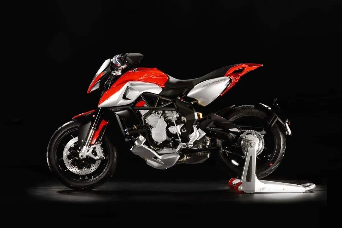 MV Agusta Rivale 800 (2)