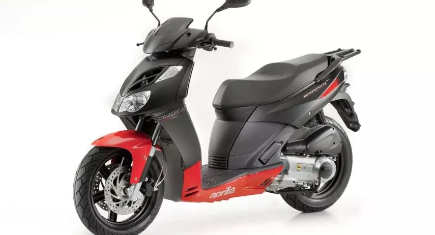 Aprilia Sportcity Cube 300 (1)