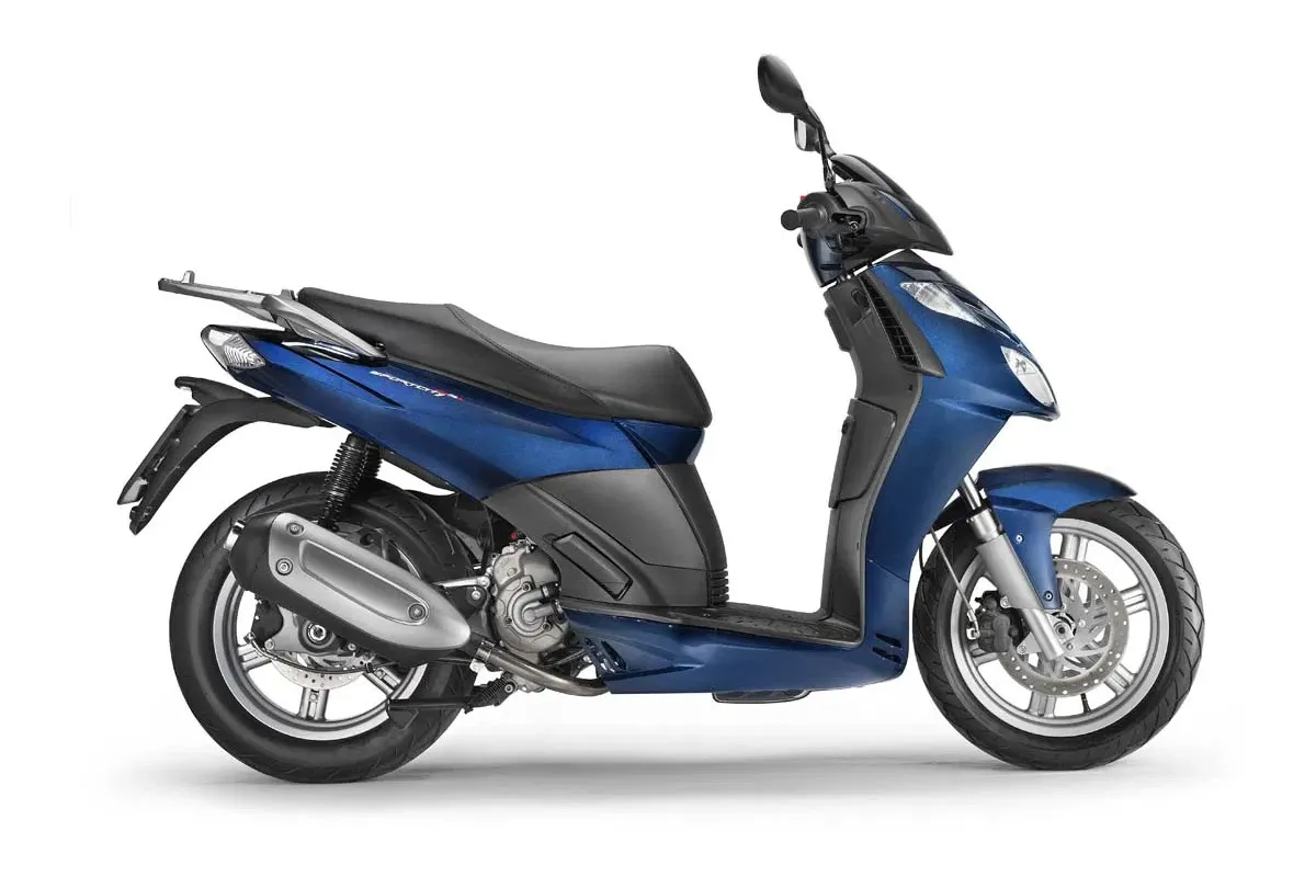 Aprilia Sportcity Cube 300 (2)