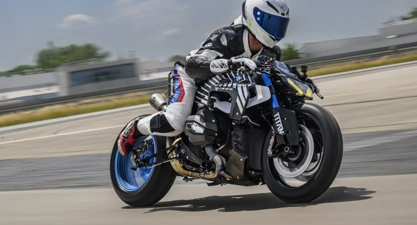 BMW R1300 R Titan (1)