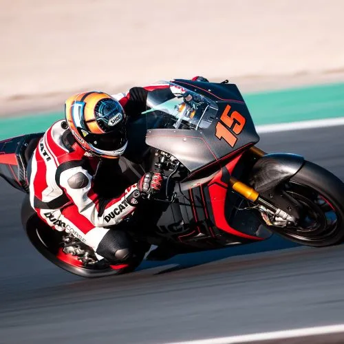Ducati V21L (1)