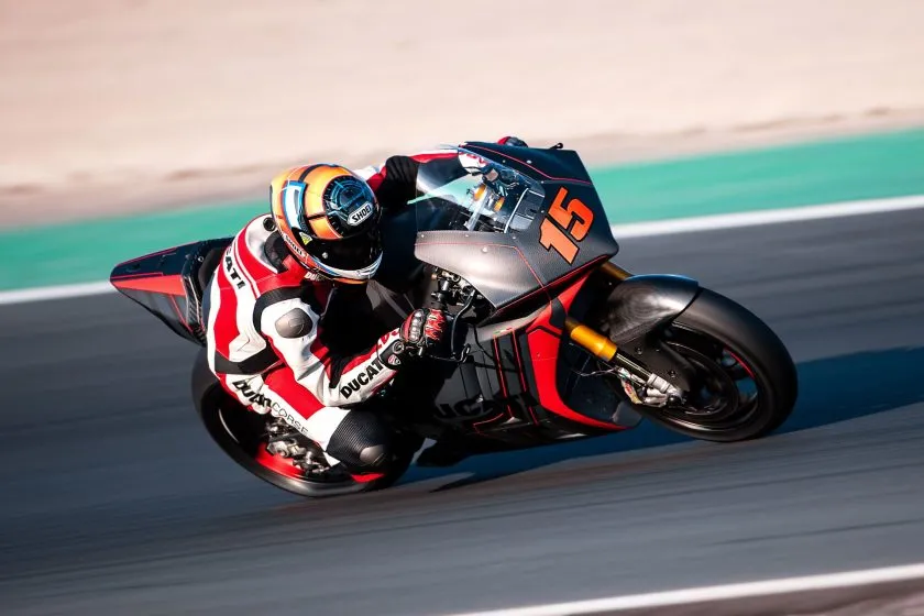 Ducati V21L (1)