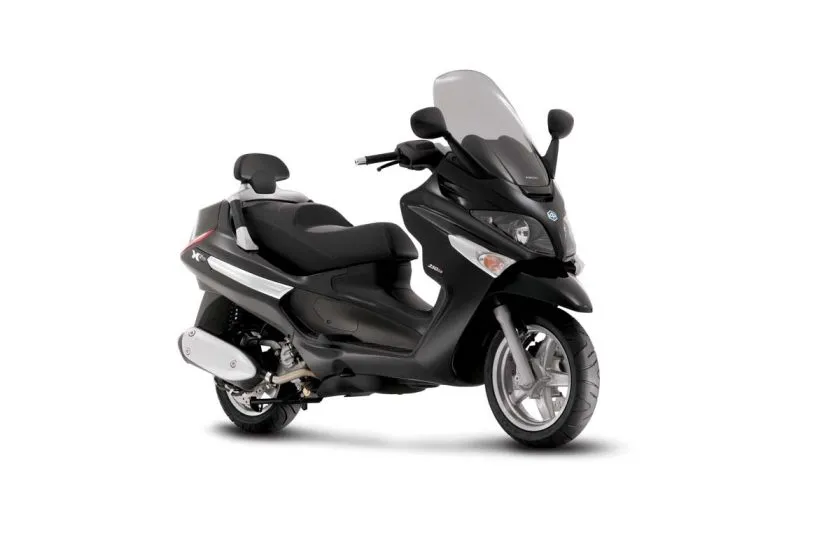 Piaggio XEvo 400 (1)