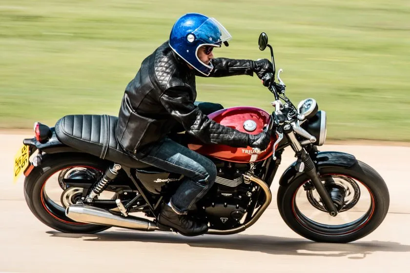 Triumph Street Twin (1)