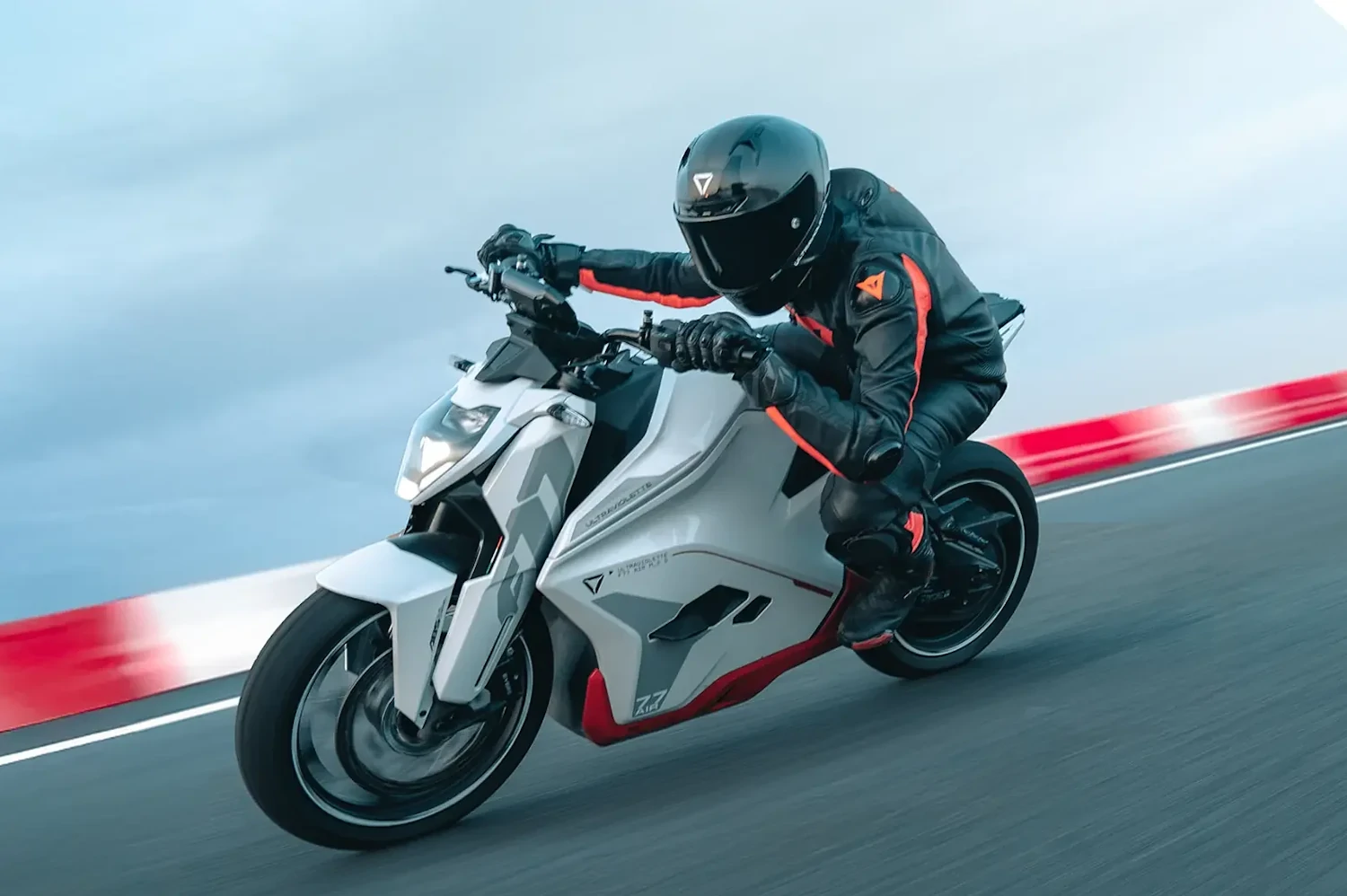 Ultraviolette F77: el misil eléctrico con nombre de perfume