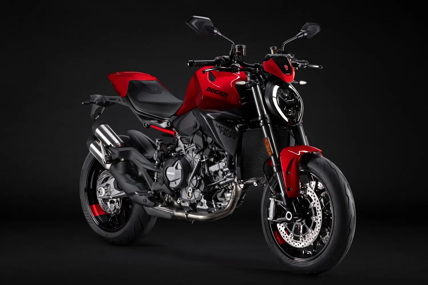 Ducati Monster 2026 recupera su esencia