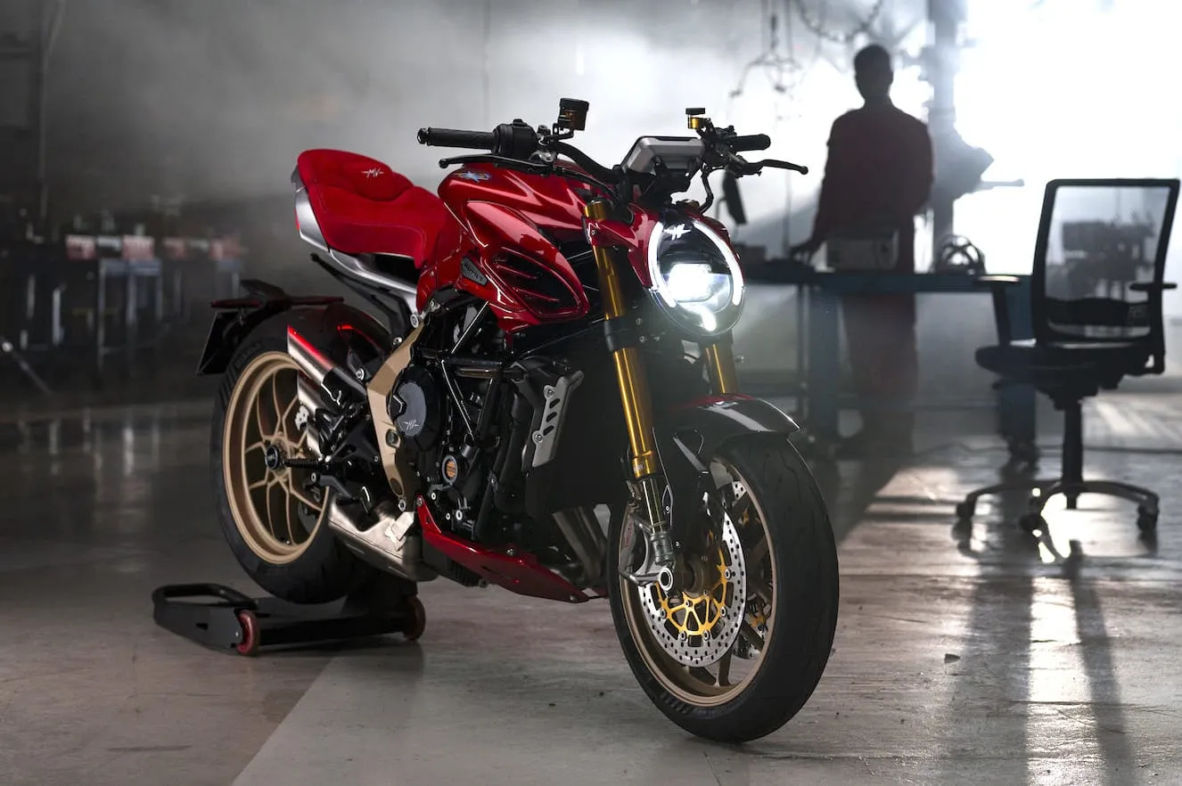 La MV Agusta Brutale Serie Oro 2026 llega para dictar cátedra y humillar al resto de las naked