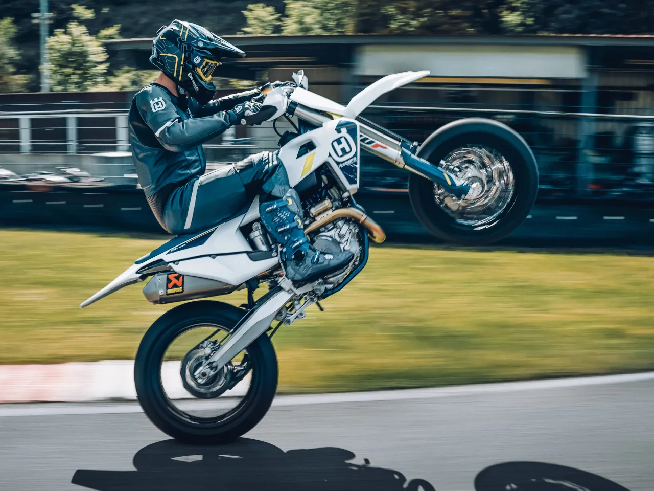 Moto del día: Husqvarna FS 450 Supermoto