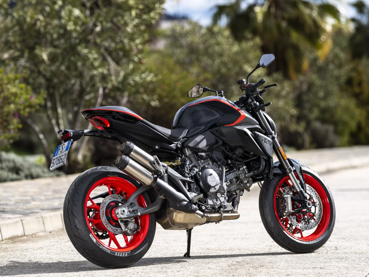 sss Ducati Monster Sport, edición especial inspirada en la S4