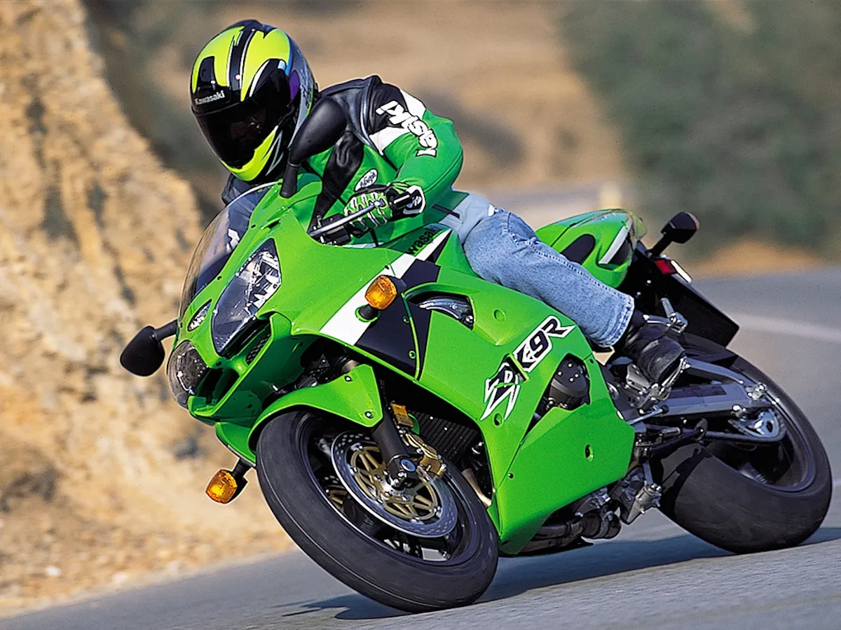 Moto del día: Kawasaki ZX-9R (2002-2003)