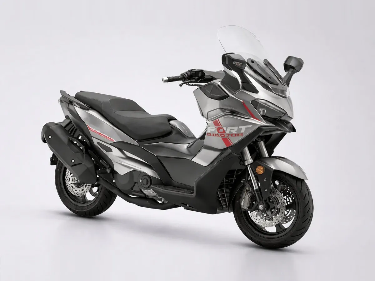 QJ Motor Fort 600: El maxi-scooter bicilíndrico que desafía el dominio de la TMAX con ADN de Geely