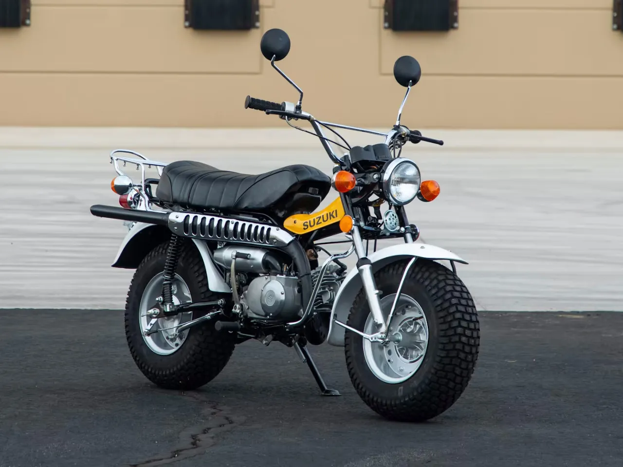Moto del día: Suzuki RV90