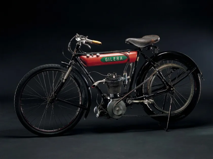 Gilera VT317 (1)