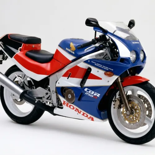 Honda CBR 250 R MC19 (1)