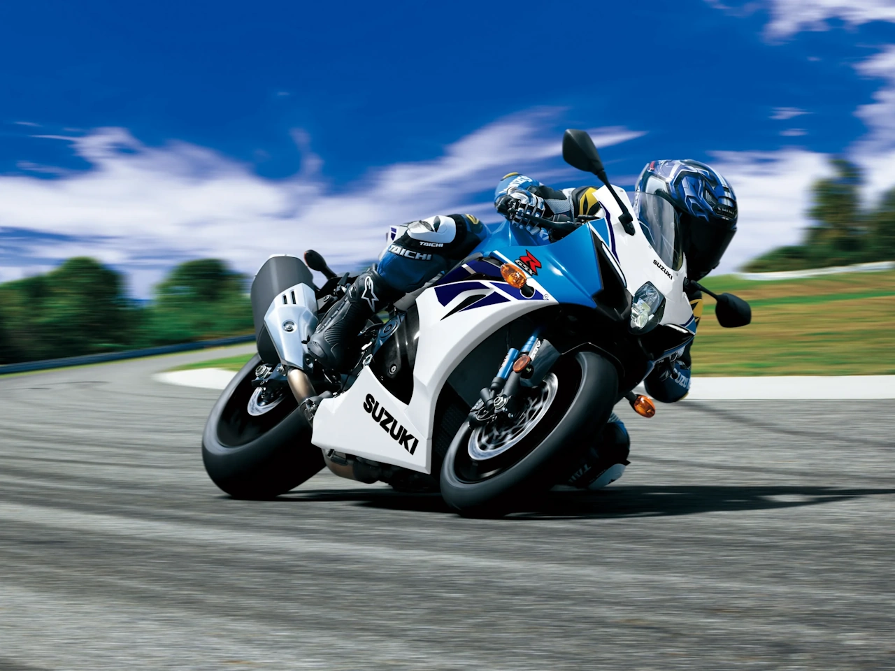 Suzuki GSX-R 1000: la última superdeportiva analógica que se niega a morir