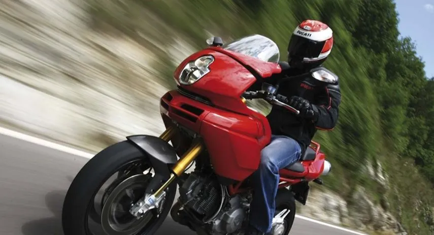 Ducati Multistrada 1100S (1)
