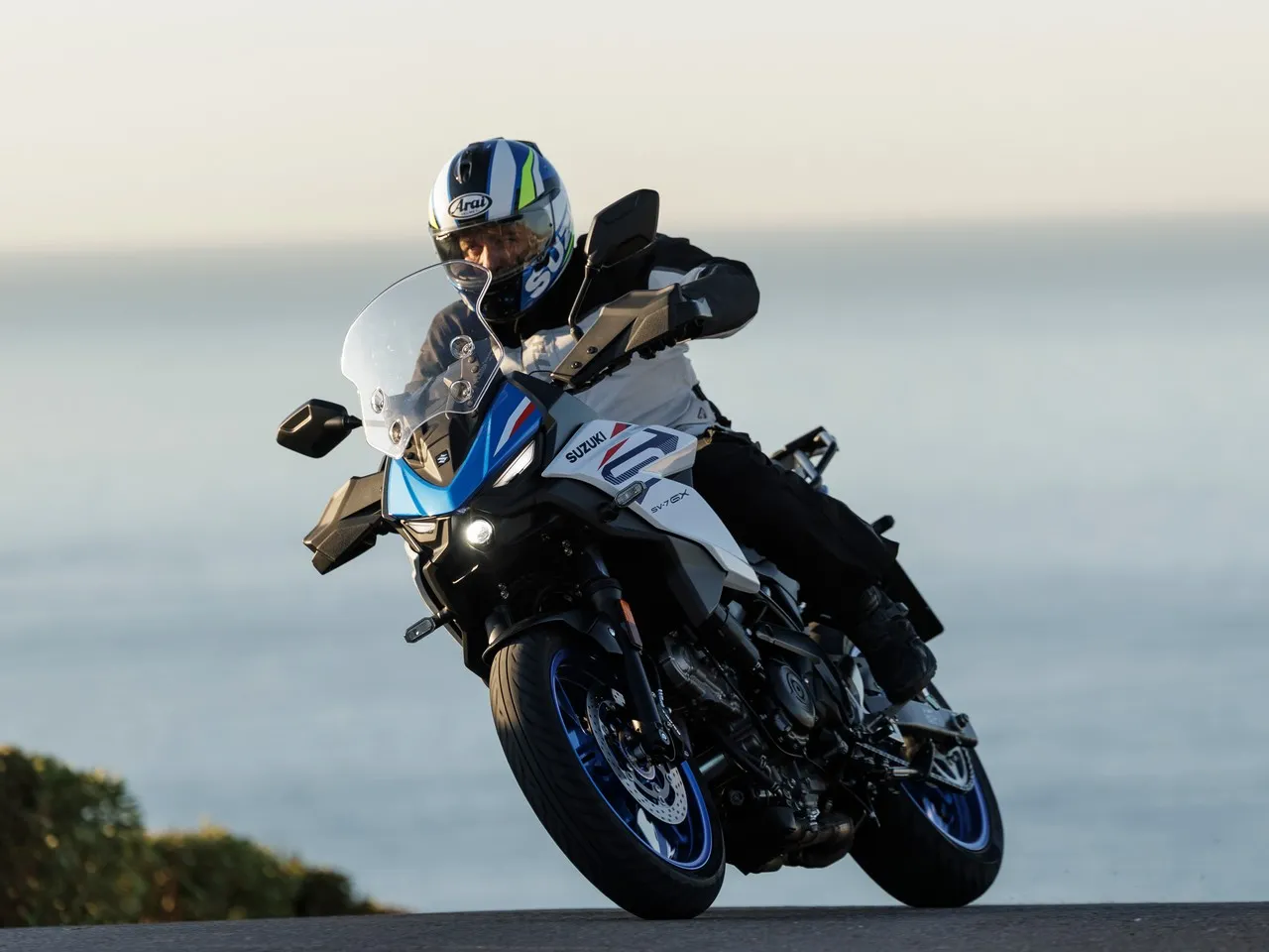 Suzuki SV-7GX, la nueva crossover asfáltica con alma de V-Twin que deja tan buen sabor de boca, que ahora quiero una